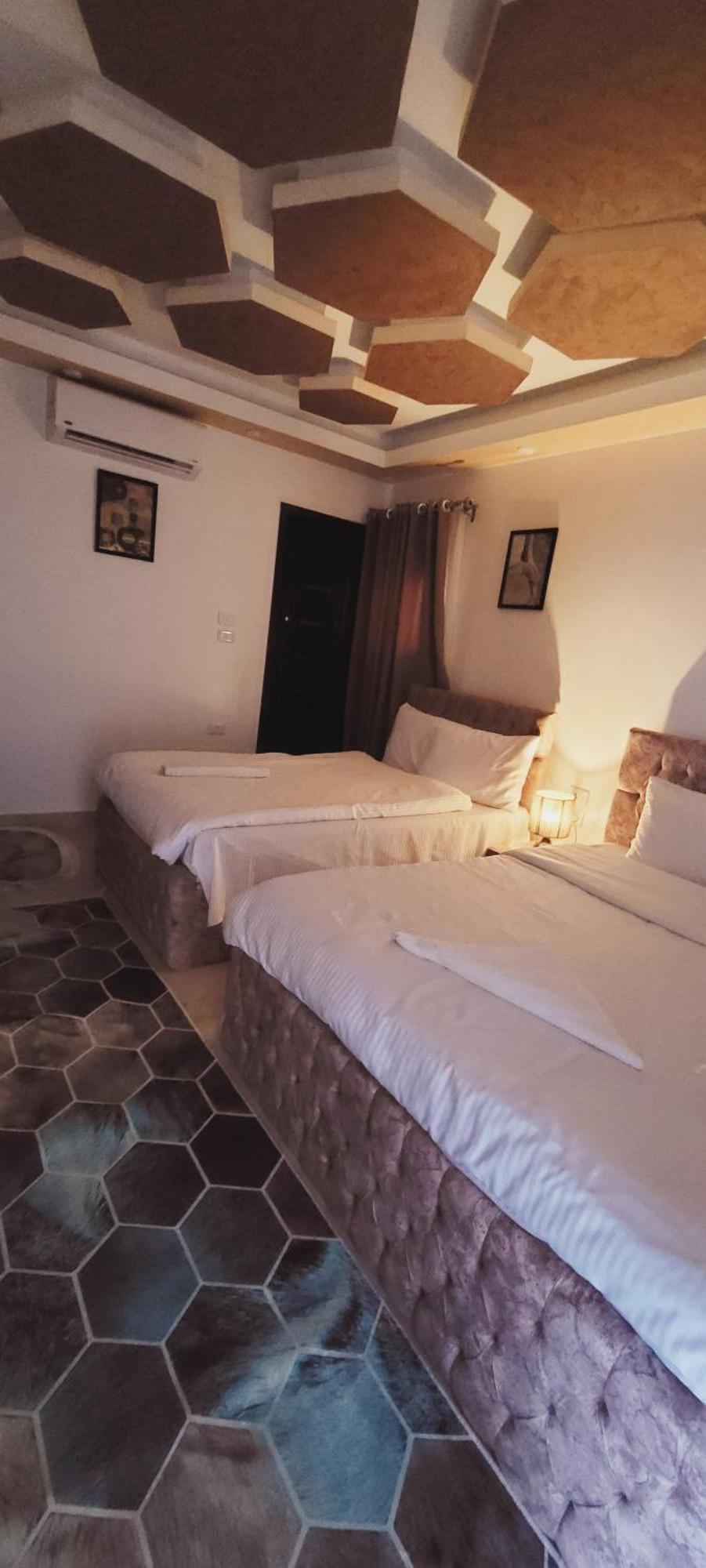 Alaa Eldein Pyramids Lights Hotell Kafret el-Gabal Rum bild